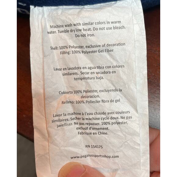 New England Patriots Neck Pillow Travel Plane Car NFL Vacation Blue Snap Closure - Picture 8 of 9